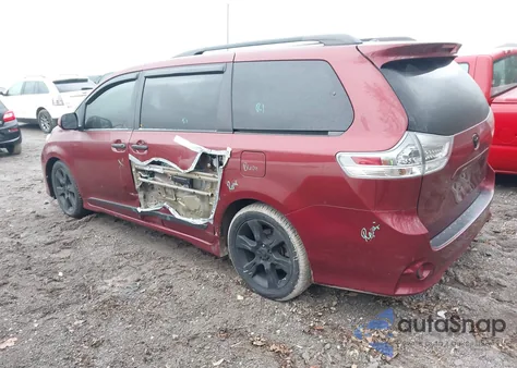 2015 Toyota Sienna Se 8 Passenger z USA, uszkodzony, nr VIN 5TDXK3DC7FS676479